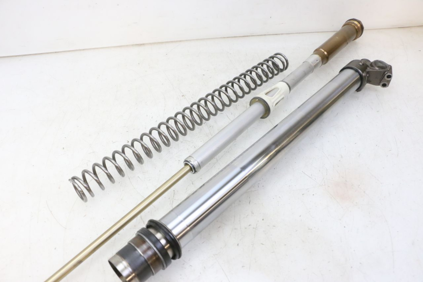 photo de RIGHT FORKS LEG YAMAHA YZF YZ-F 450 (2014 - 2016) - Surface and material condition