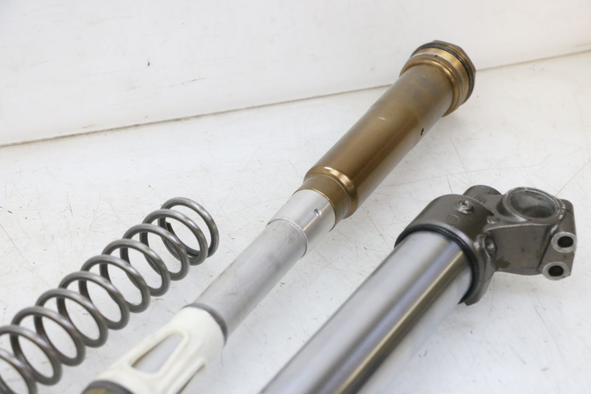 photo de RIGHT FORKS LEG YAMAHA YZF YZ-F 450 (2014 - 2016) - Checked used part