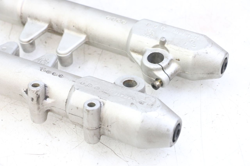 photo de FORKS LEG PEUGEOT ELYSTAR 125 (2002 - 2007) - Technical close-up