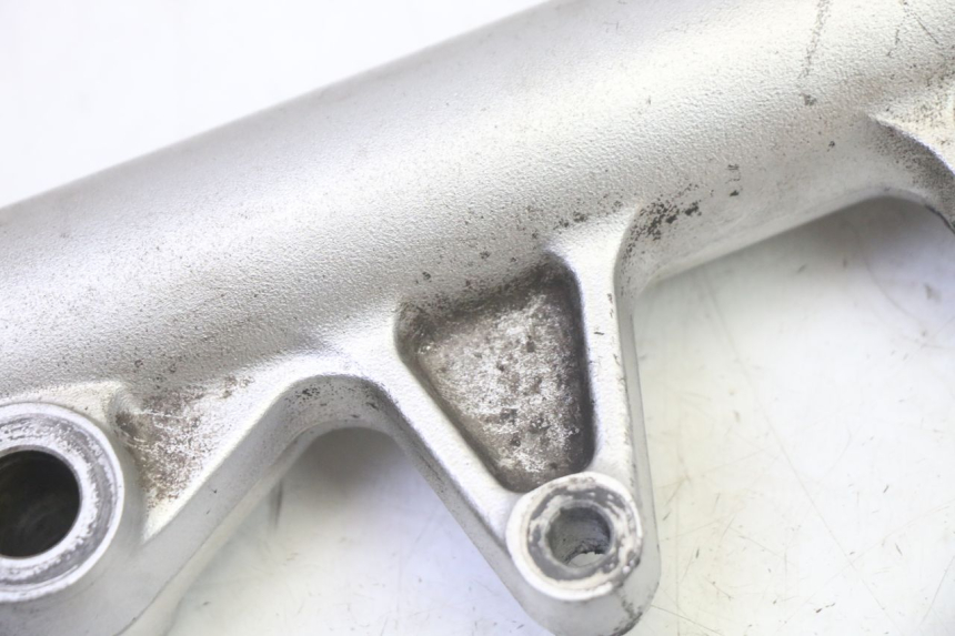 photo de FORKS LEG HONDA FES S-WING SWING ABS 125 (2007 - 2015) - Alternative perspective