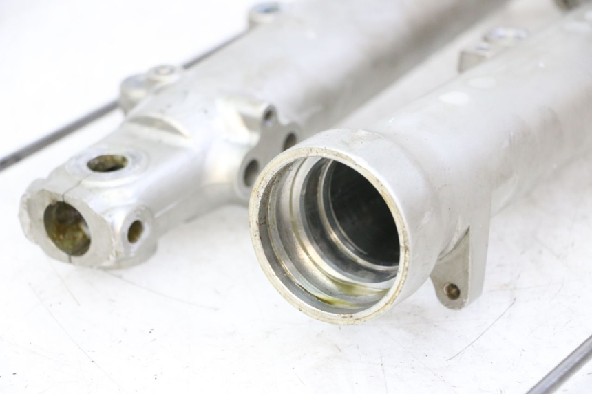 photo de FORKS LEG YAMAHA FJ 36Y 1100 (1984 - 1985) - Additional view of the item