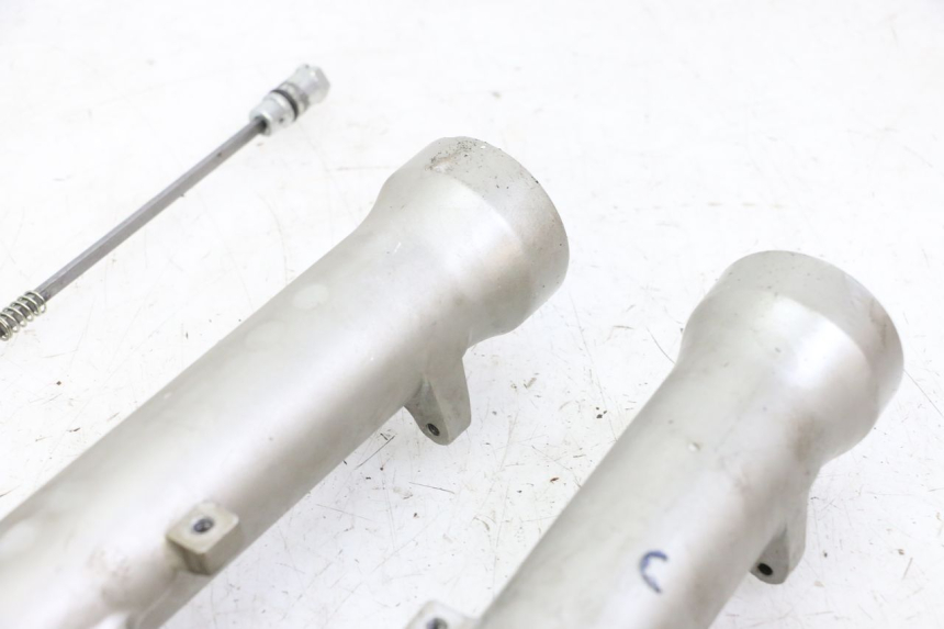 photo de FORKS LEG YAMAHA FJ 36Y 1100 (1984 - 1985) - High-resolution close-up