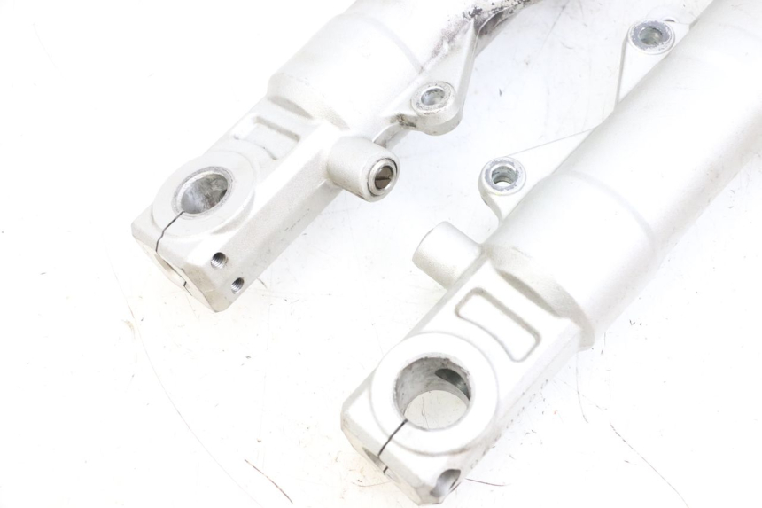 photo de FORKS LEG YAMAHA FJR ABS 1300 (2006 - 2012) - Distinctive features