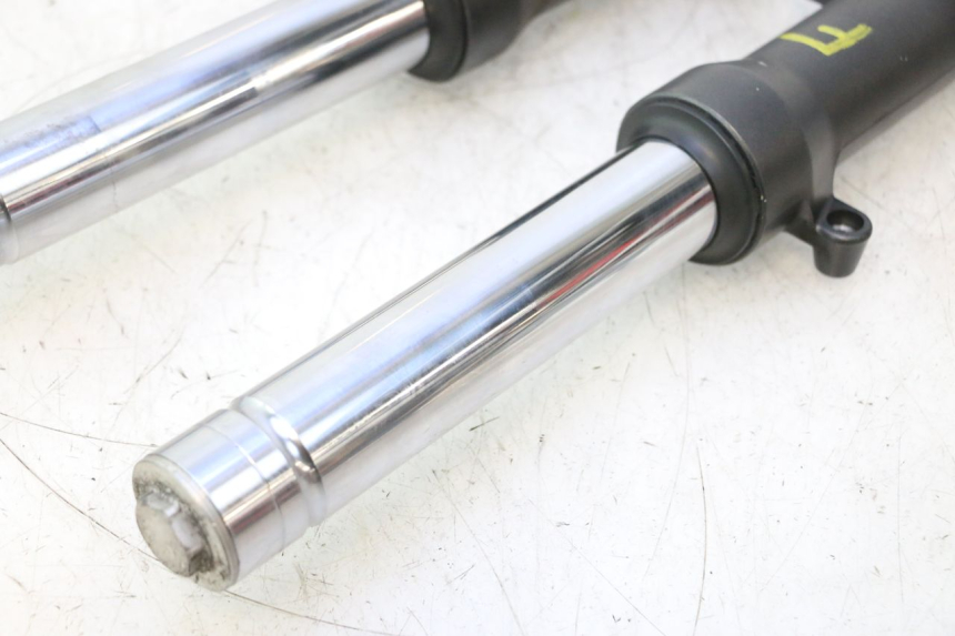 photo de FORKS LEG HONDA FJS SILVER WING SILVERWING 400 (2005 - 2008) - Detailed visual inspection