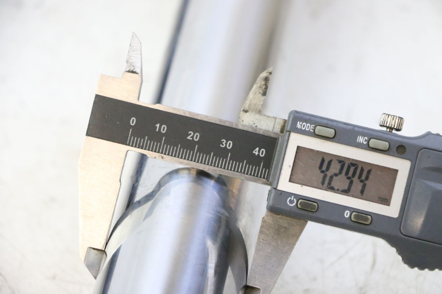 photo de FORKS LEG YAMAHA FZ6 FAZER S2 600 (2007 - 2011) - Component detail