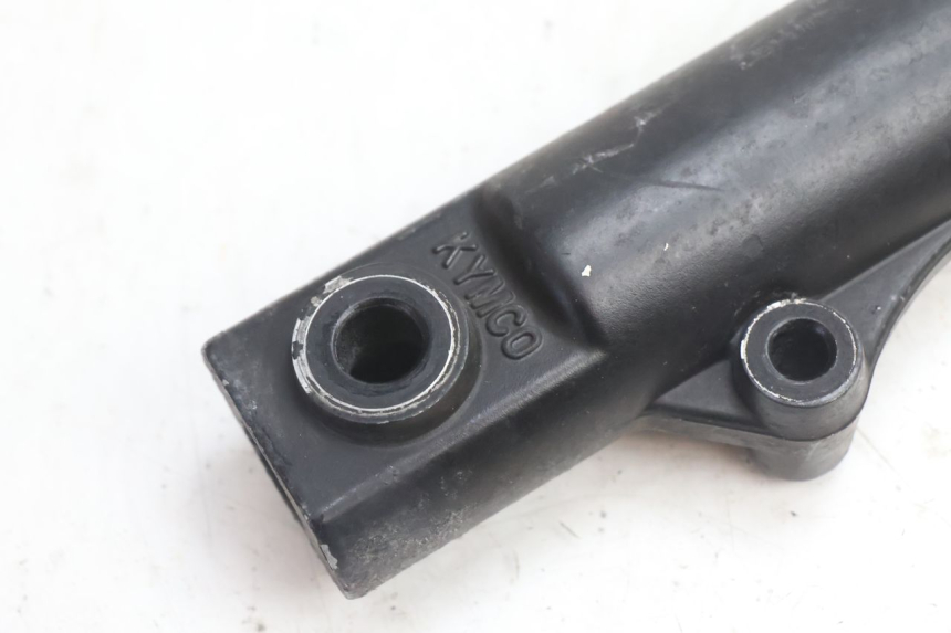 photo de LEFT FORKS LEG KYMCO AGILITY CITY 16P 125 (2015 - 2024) - Zoom on usage condition