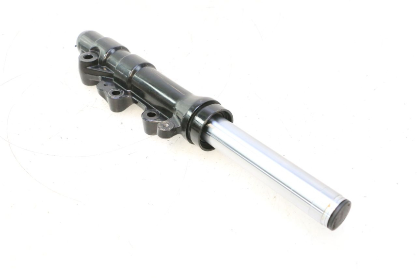 photo de LEFT FORKS LEG YAMAHA BW'S BWS 125 (2010 - 2013) - Additional view of the item
