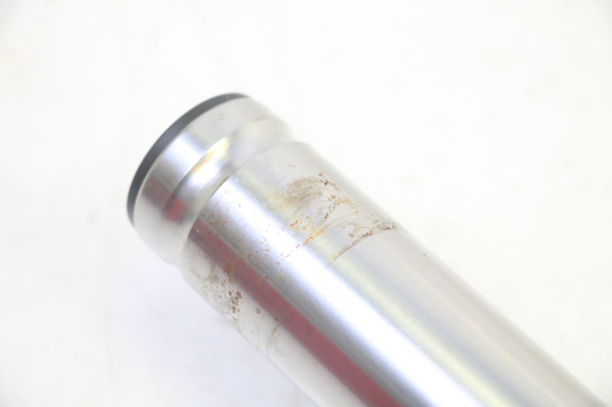 photo de LEFT FORKS LEG SYM FIDDLE 3 III 125 (2014 - 2020) - Zoom on usage condition