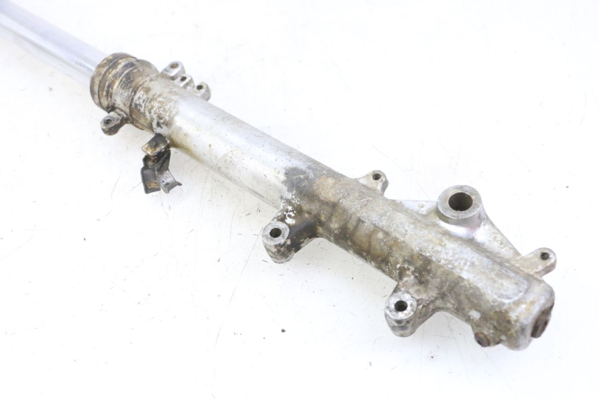 photo de LEFT FORKS LEG HONDA MTX TC02 125 (1987 - 1989) - Technical close-up