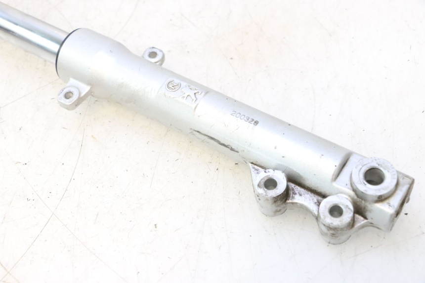 photo de LEFT FORKS LEG PEUGEOT KISBEE 4T 50 (2018 - 2022) - Product overview
