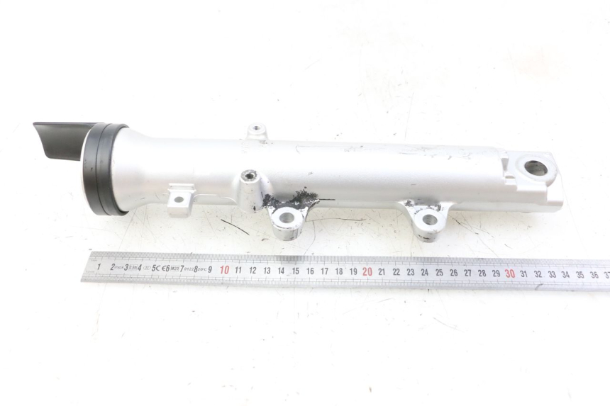 photo de LEFT FORKS LEG YAMAHA FZS FAZER 600 (2001 - 2003) - Alternative perspective