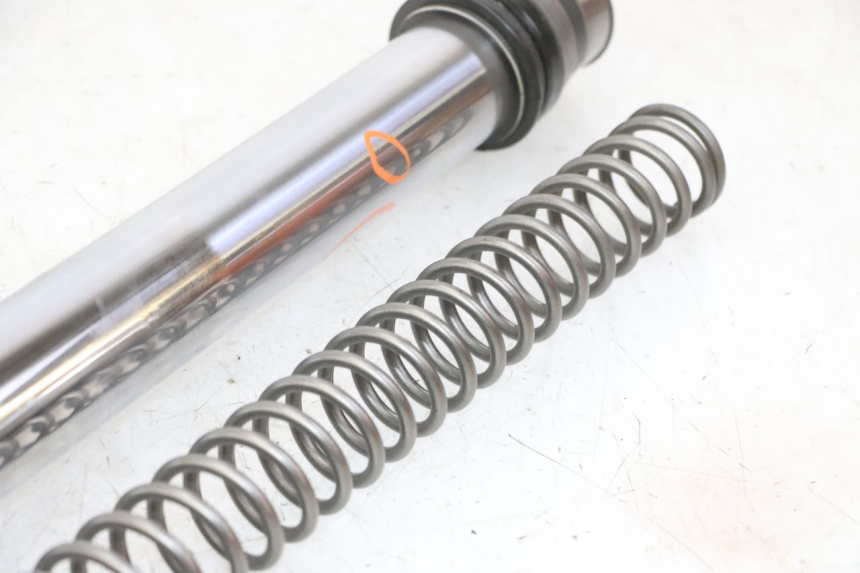 photo de LEFT FORKS LEG YAMAHA YZ 125 (1998 - 2005) - Component zoom