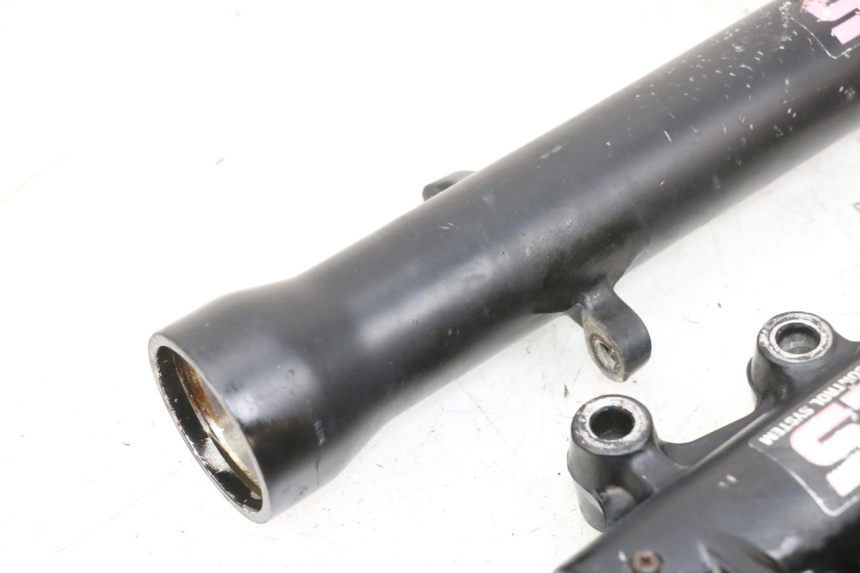 photo de FORKS LEG KAWASAKI GPX R WARBIRD 600 (1988 - 1993) - High-resolution close-up