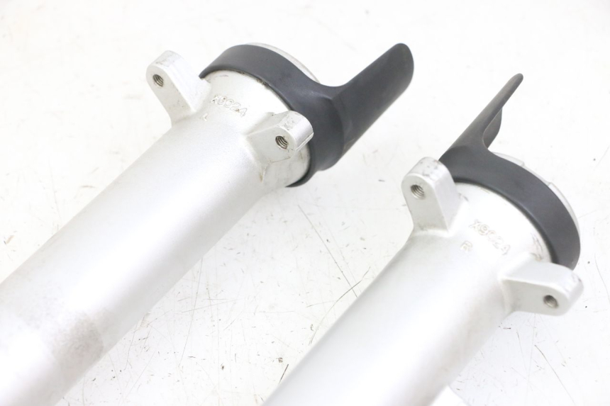 photo de FORKS LEG SUZUKI GS GSE 500 (2001 - 2003) - Fixing points details