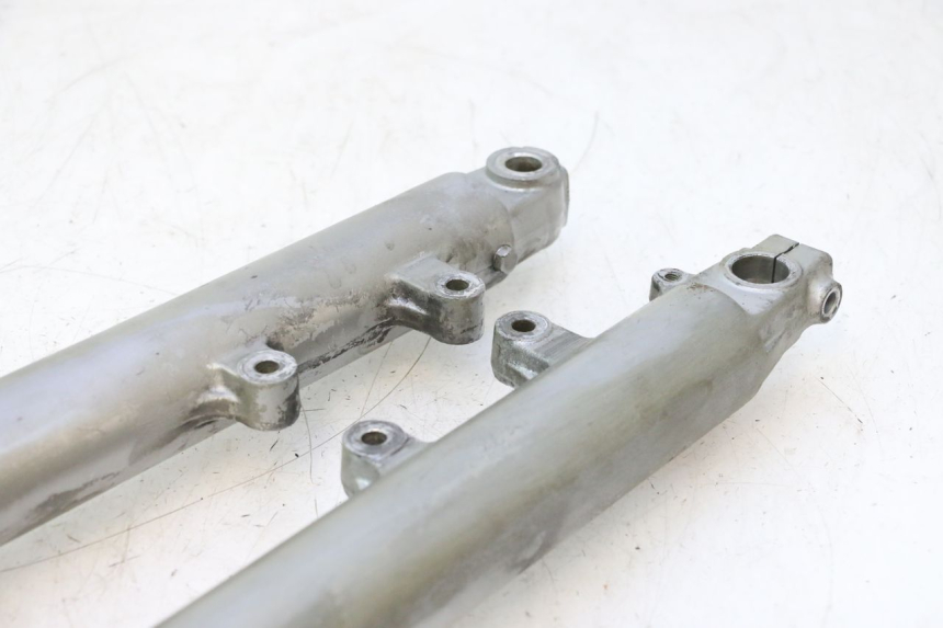 photo de FORKS LEG SUZUKI GSX F GSXF 750 (1988 - 1998) - Surface and material condition