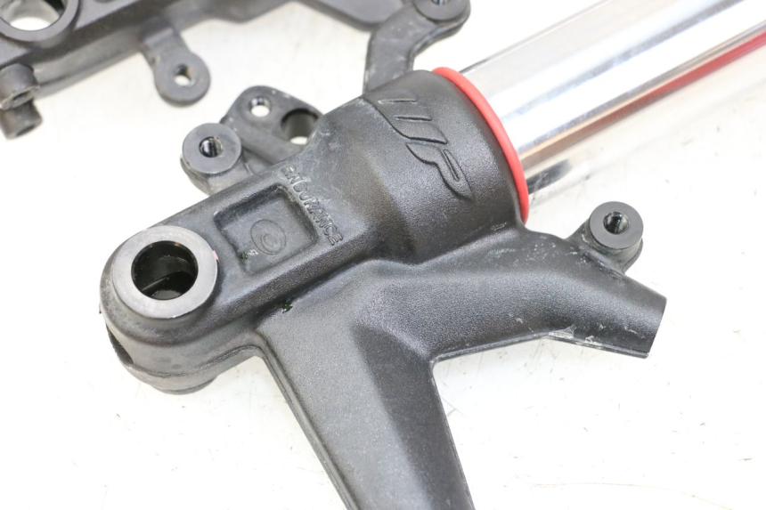 photo de FORKS LEG HUSQVARNA SVARTPILEN 401 (2018 - 2023) - Distinctive features