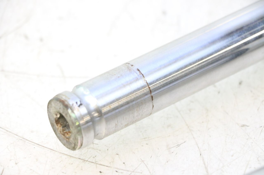 photo de FORKS LEG PEUGEOT KISBEE 2T 50 (2010 - 2017) - High-resolution close-up