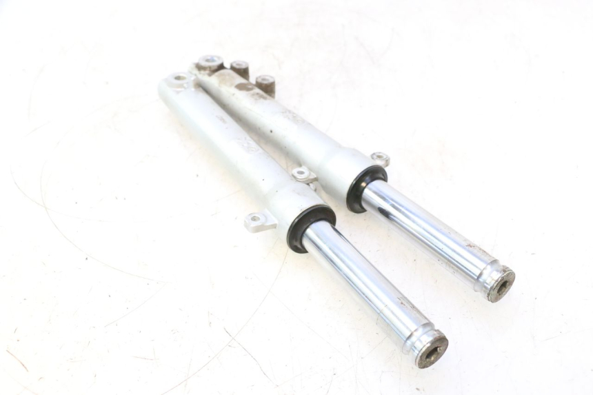 photo de FORKS LEG PEUGEOT KISBEE 2T 50 (2010 - 2017) - Zoom on usage condition