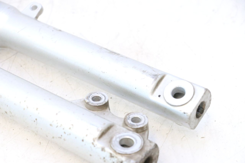 photo de FORKS LEG PEUGEOT KISBEE 2T 50 (2010 - 2017) - Markings and original references