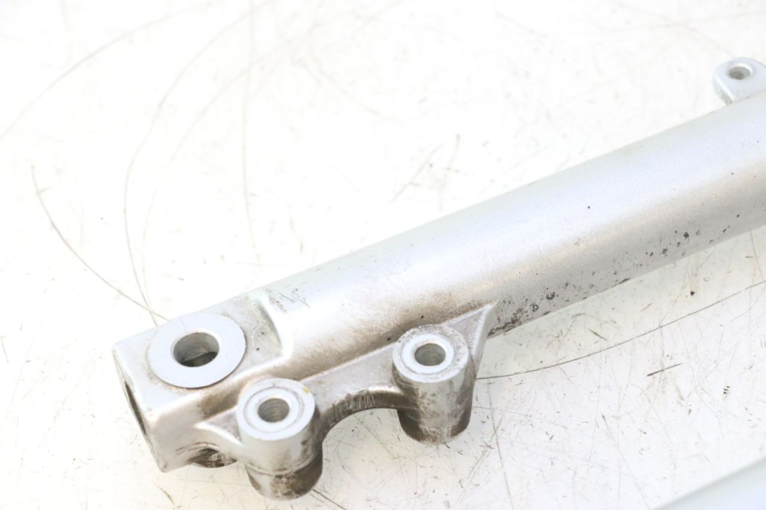 photo de FORKS LEG PEUGEOT KISBEE 2T 50 (2010 - 2017) - Zoom on usage condition