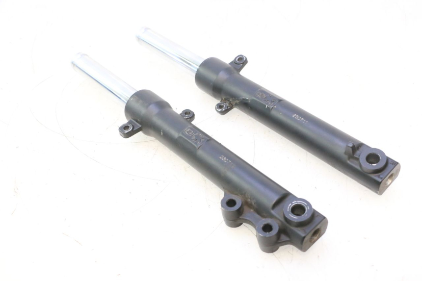 photo de FORKS LEG PEUGEOT KISBEE 4T 50 (2023 - 2026) - Zoom on usage condition