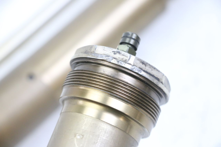 photo de FORKS LEG KAWASAKI KX F KXF 450 (2009 - 2011) - Zoom on usage condition