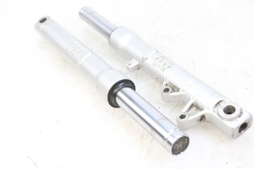 photo de FORKS LEG PIAGGIO LIBERTY IGET 4T 50 (2021 - 2025) - Alternative perspective