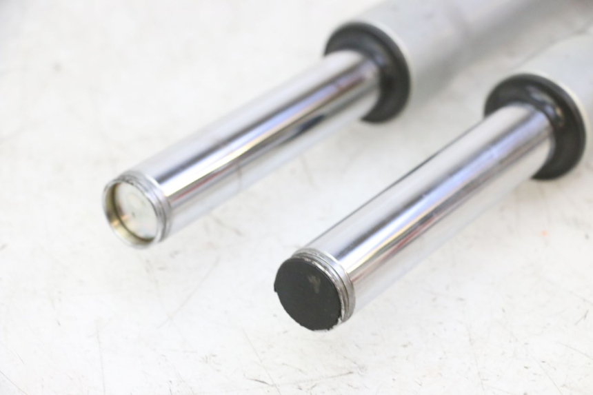 photo de FORKS LEG PIAGGIO LIBERTY 125 (1998 - 2008) - Fixing points details