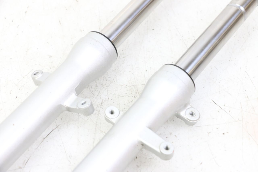 photo de FORKS LEG LONGJIA SHARPY 125 (2020 - 2024) - Additional view of the item