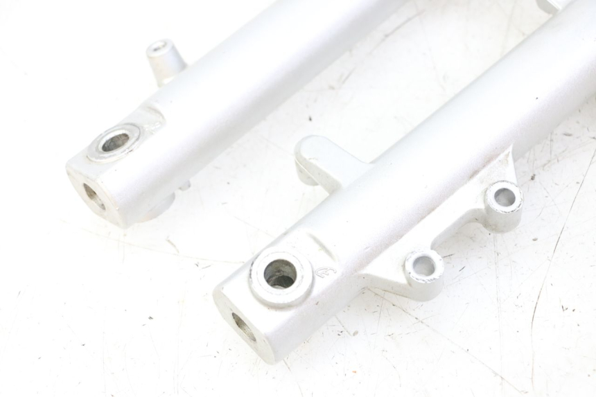 photo de FORKS LEG LONGJIA SHARPY 125 (2020 - 2024) - Distinctive features