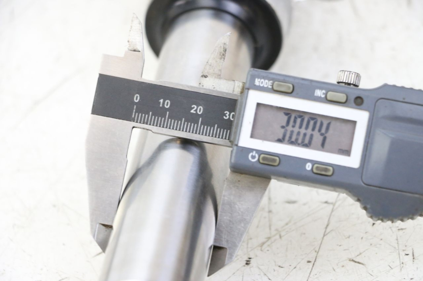 photo de FORKS LEG LONGJIA SHARPY 125 (2020 - 2024) - Technical close-up