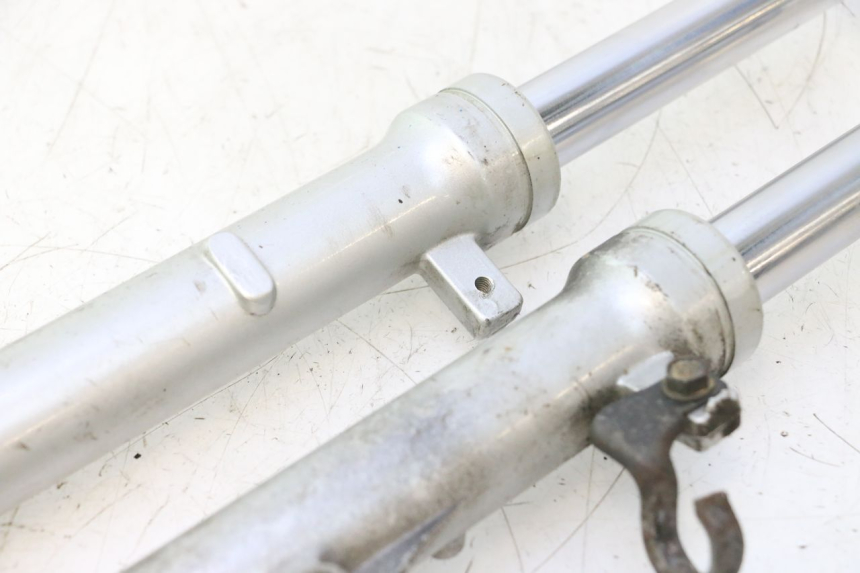 photo de FORKS LEG SYM MIO 50 (2005 - 2010) - Alternative angle