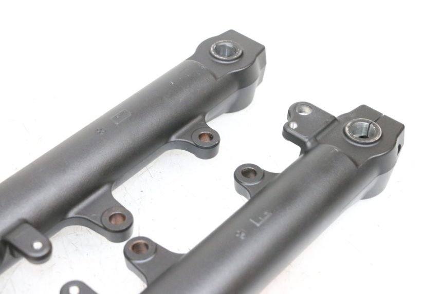 photo de FORKS LEG YAMAHA MT-07 MT07 ABS 700 (2018 - 2020) - Technical close-up
