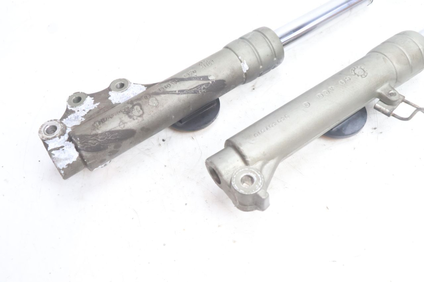 photo de FORKS LEG YAMAHA NEO'S NEOS 2T 50 (1998 - 2007) - Distinctive features