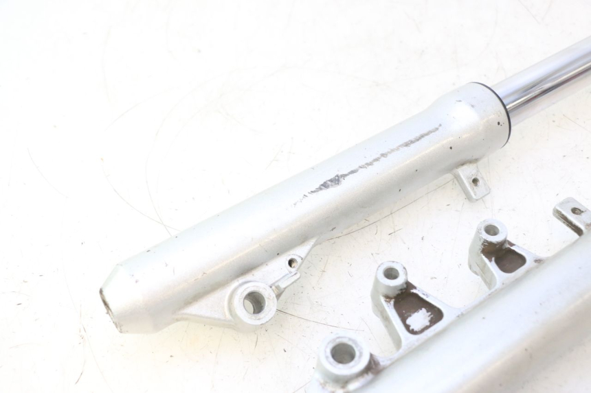 photo de FORKS LEG KYMCO LIKE 4T 50 (2019 - 2025) - Technical close-up