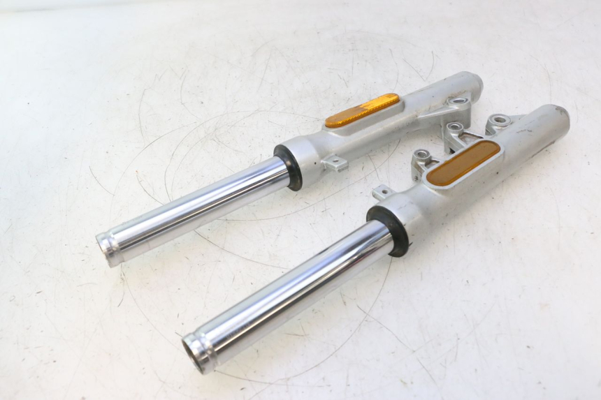 photo de FORKS LEG KYMCO LIKE 4T 50 (2019 - 2025) - Fixing points details