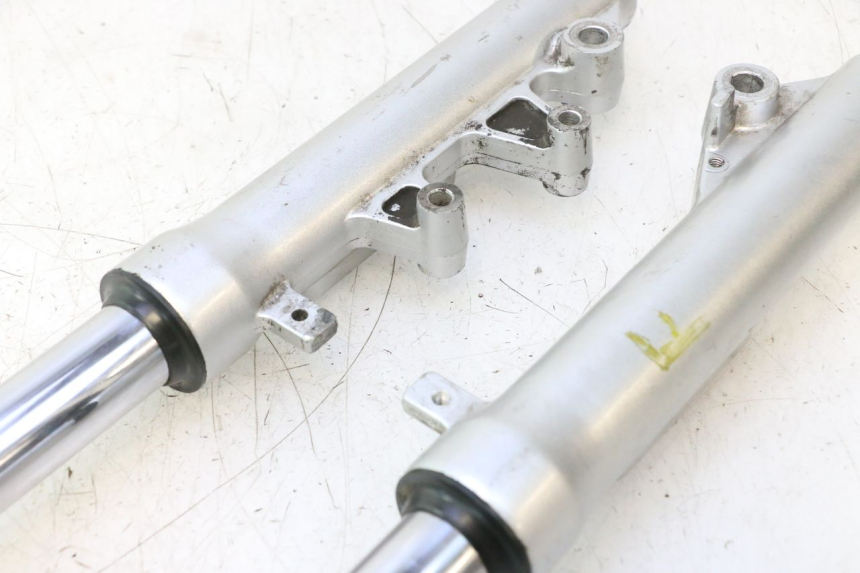 photo de FORKS LEG KYMCO LIKE 4T 50 (2019 - 2025) - Fixing points details