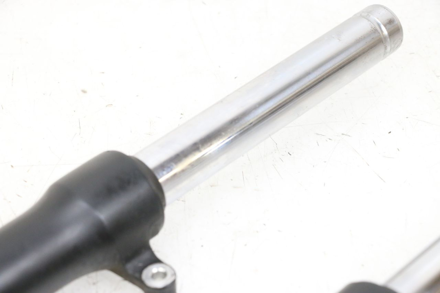 photo de FORKS LEG PIAGGIO NEW TYPHOON 50 (2018 - 2021) - High-resolution close-up