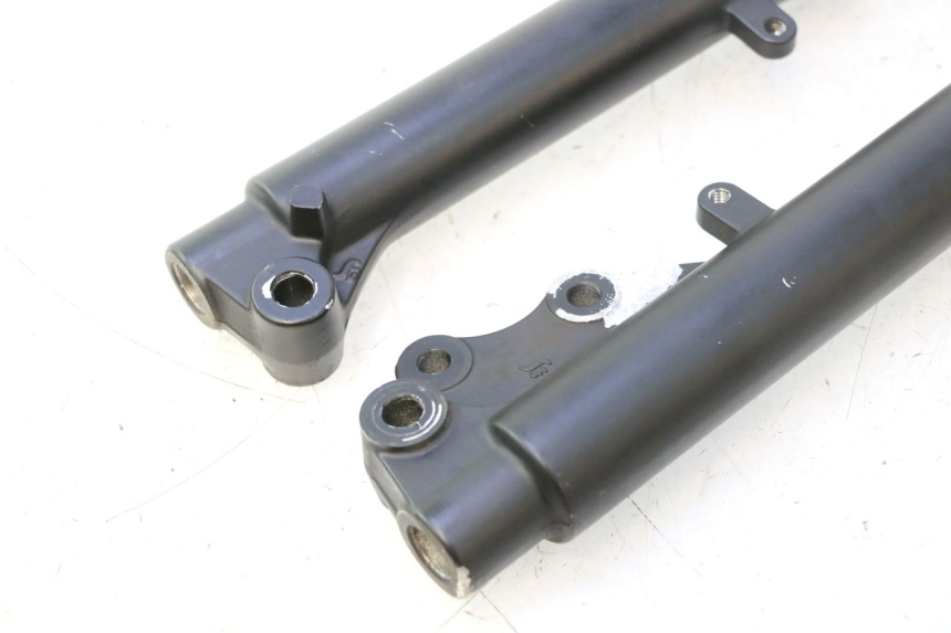 photo de FORKS LEG JM MOTORS OLDIES 4T 50 (2020 - 2026) - Distinctive features