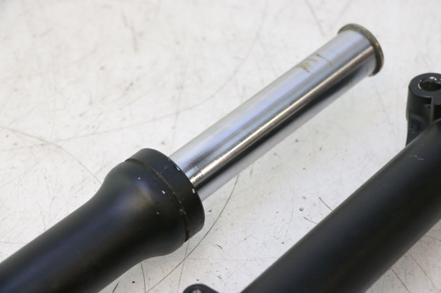 photo de FORKS LEG JM MOTORS OLDIES 4T 50 (2020 - 2026) - Supplementary product photo