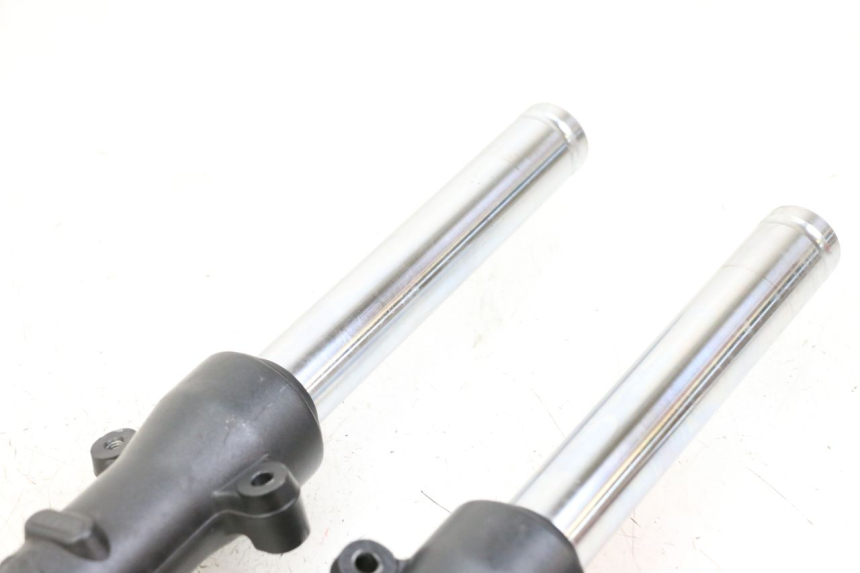 photo de FORKS LEG HONDA PCX (JF57/JF64) 125 (2014 - 2018) - Technical close-up