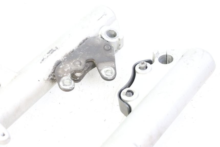 photo de FORKS LEG PIAGGIO X8 125 (2004 - 2007) - Surface and material condition