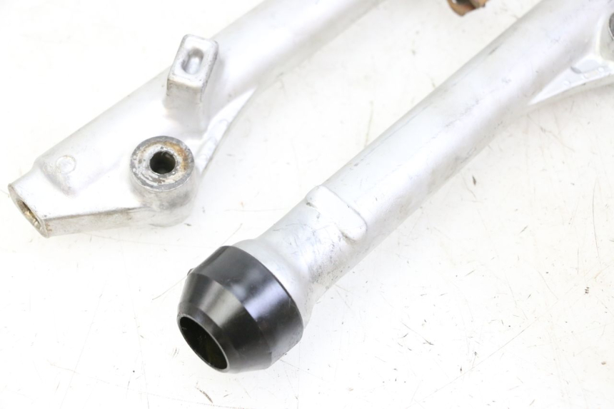 photo de FORK TUBE YAMAHA PW 80 (1983 - 2014) - Fixing points details