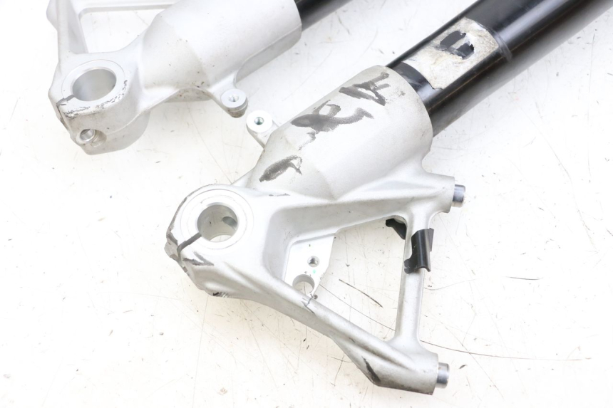 photo de FORKS LEG BMW R GS 1250 (2021 - 2024) - Used quality zoom