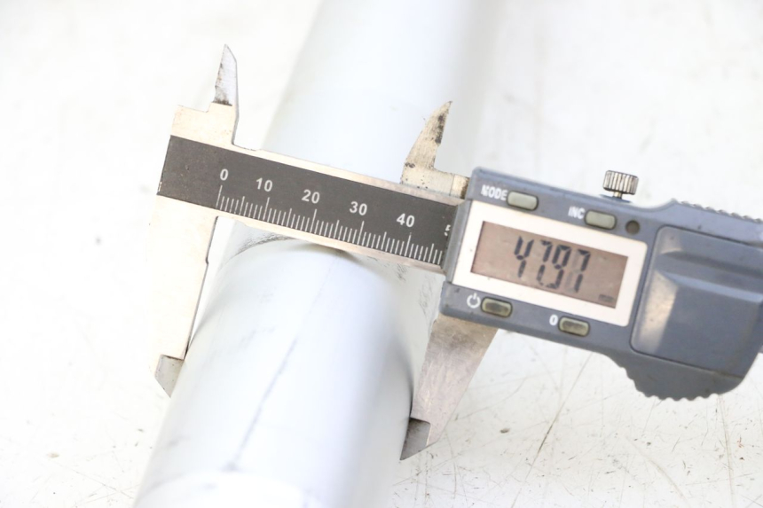 photo de FORKS LEG APOLLO RFZ 125 - Technical close-up