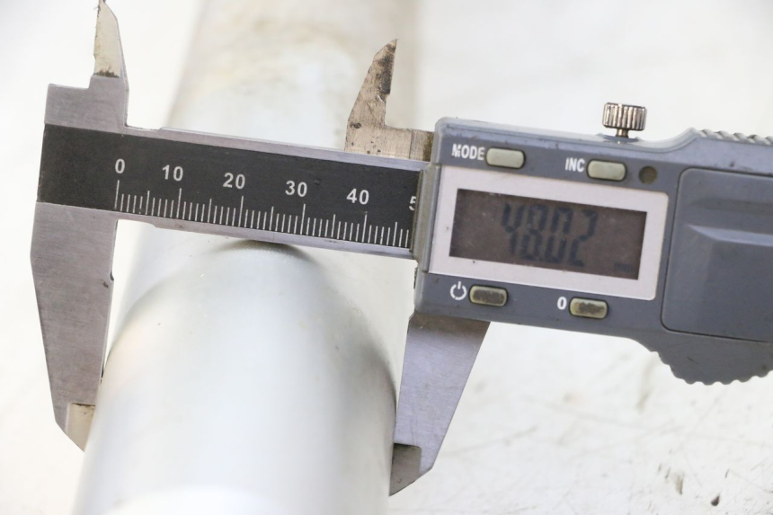 photo de FORK TUBE APOLLO RFZ 150 - Zoom on usage condition