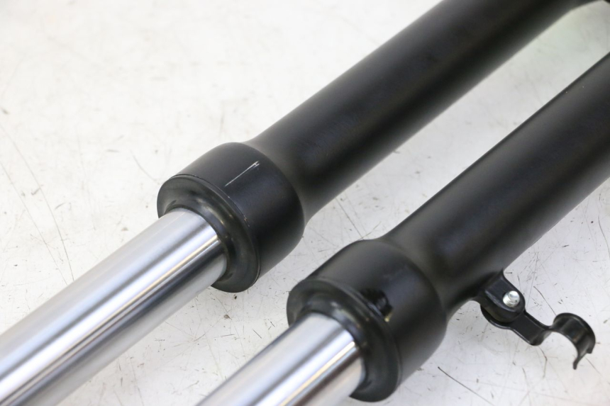 photo de FORKS LEG APOLLO RFZ 125 - Product overview