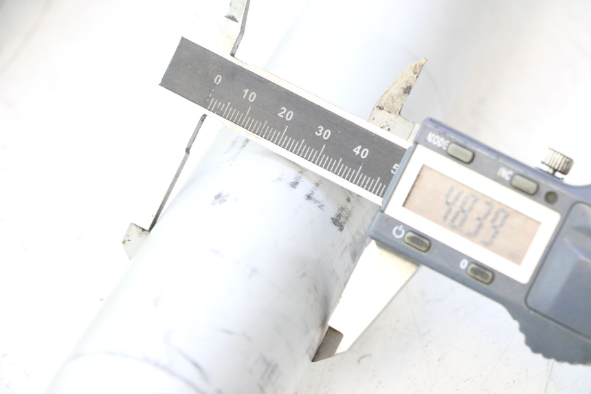 photo de FORK TUBE APOLLO RFZ 150 - Component detail