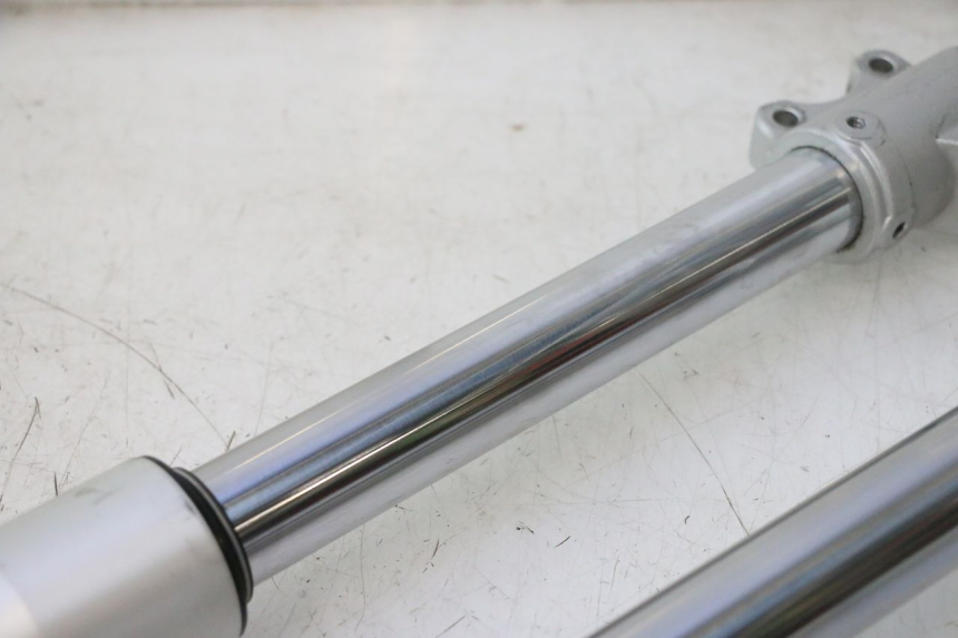 photo de FORK TUBE APOLLO RFZ 150 - Additional view of the item