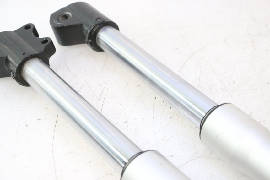 photo de FORKS LEG APOLLO RFZ 140 - Technical close-up